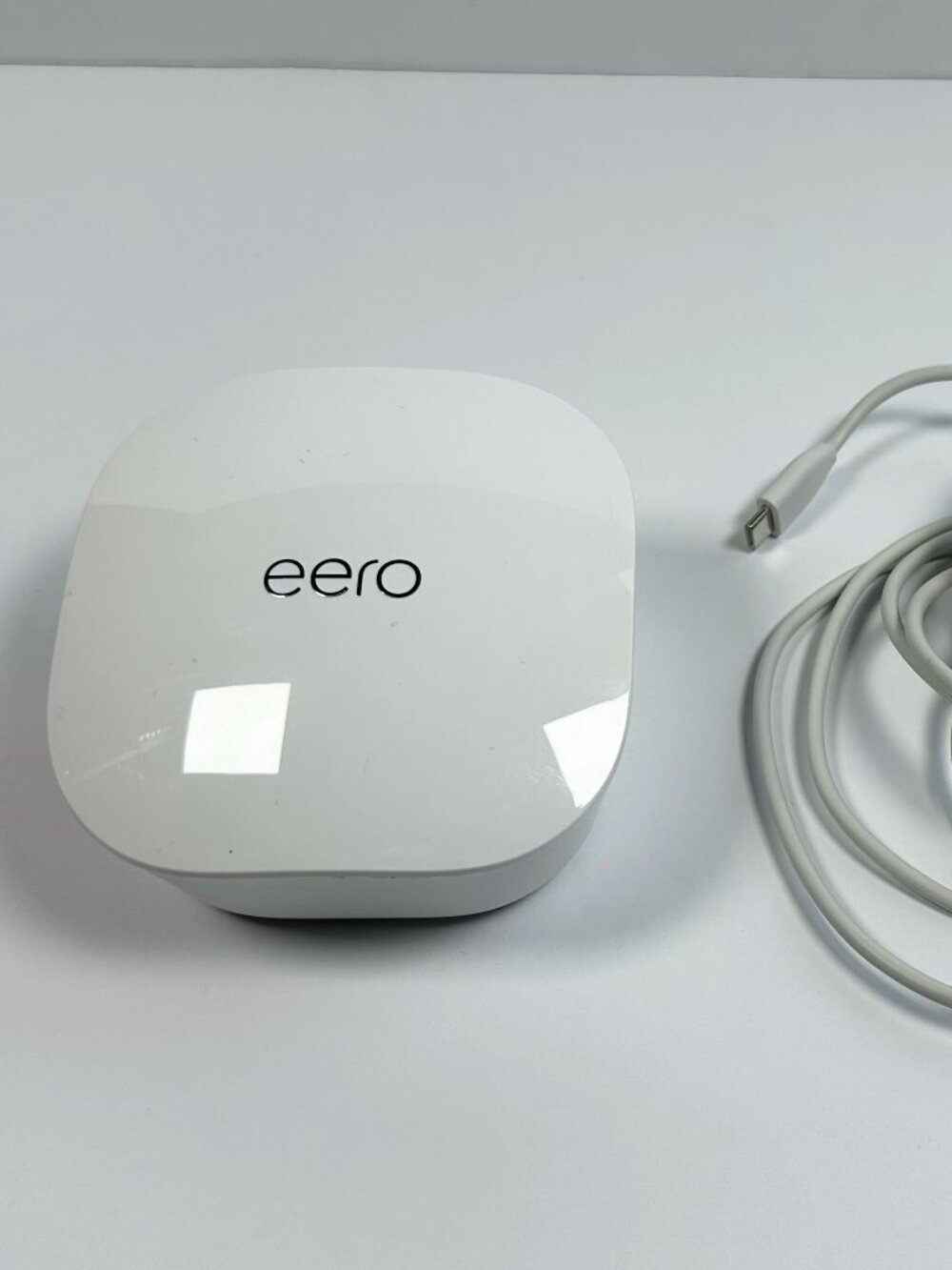 EERO Mesh Wi-Fi Extender Beacon Model J010001 With Power Cord Tested Working